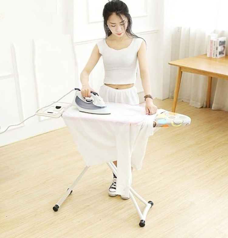 Table à repasser pratique et solide